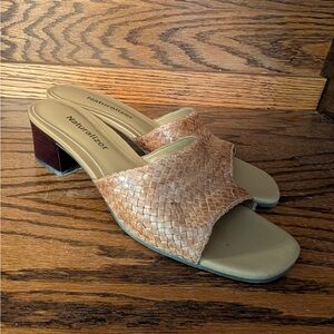 Naturalizer Women's Tan Woven Slide Sandals